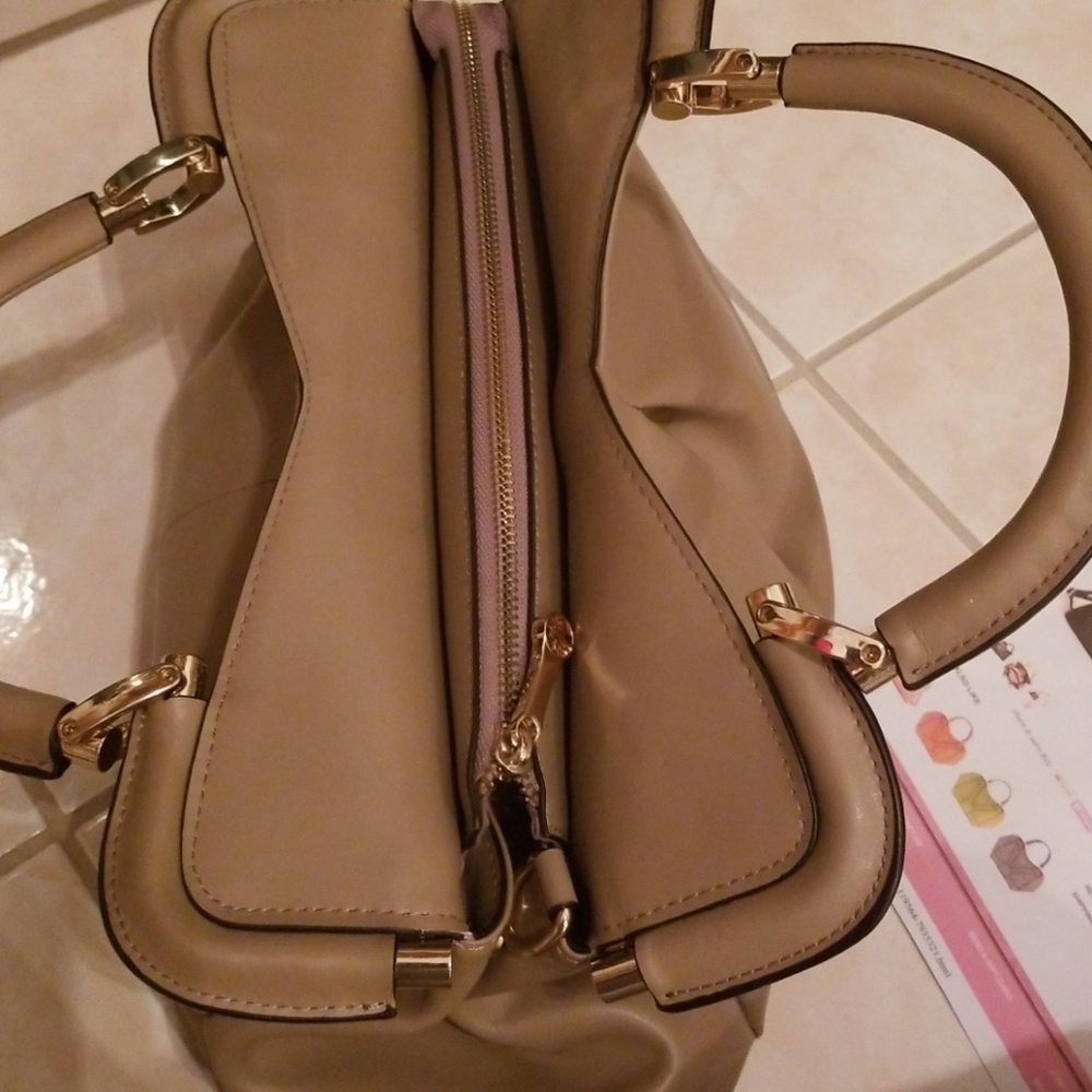 Bag - Picture 3 of 8